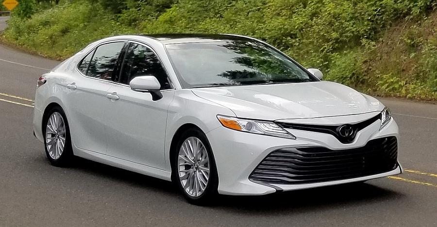 2019 Toyota Camry Hybrid Featured