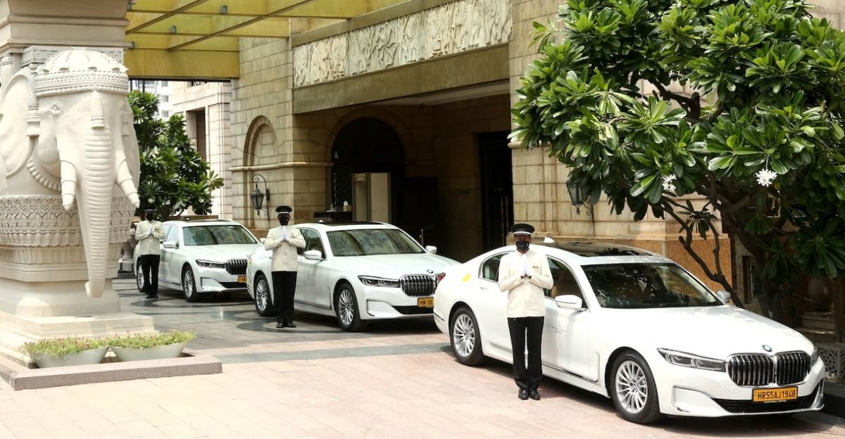 45 BMW कारों और एसयूवी ने Leela पैलेस, Hotels और रिसॉर्ट में पहुंचाया
