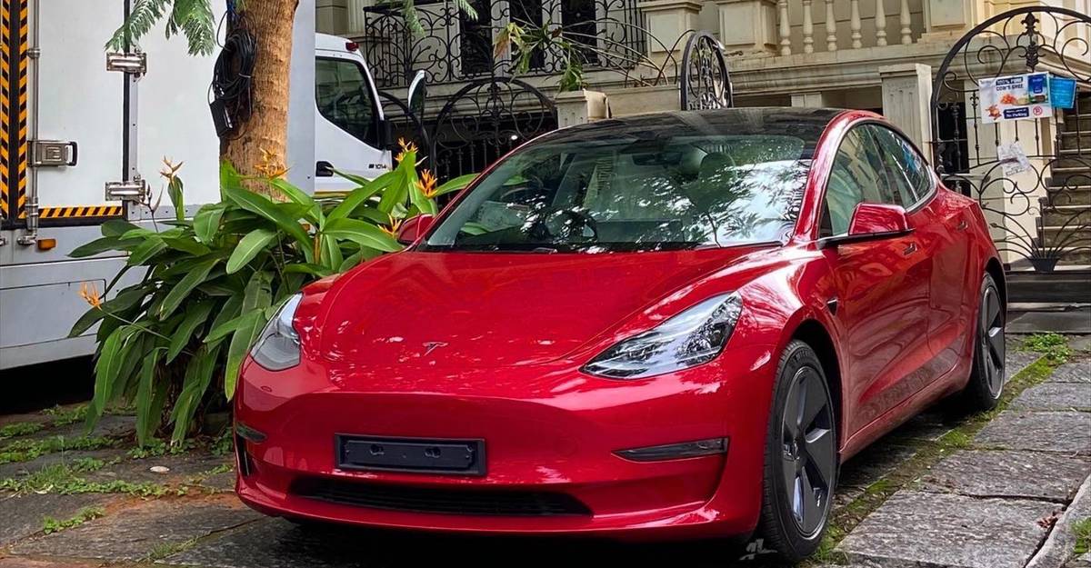 भारत सरकार Tesla से: आयात शुल्क में रियायत पाने के लिए भारत में इलेक्ट्रिक कारों का निर्माण करें