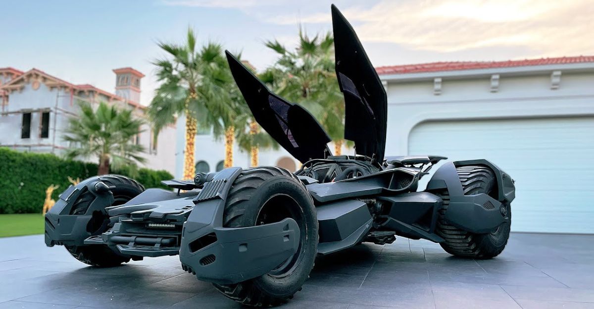 Batman V Superman की Batmobile प्रतिकृति वीडियो में करीब से