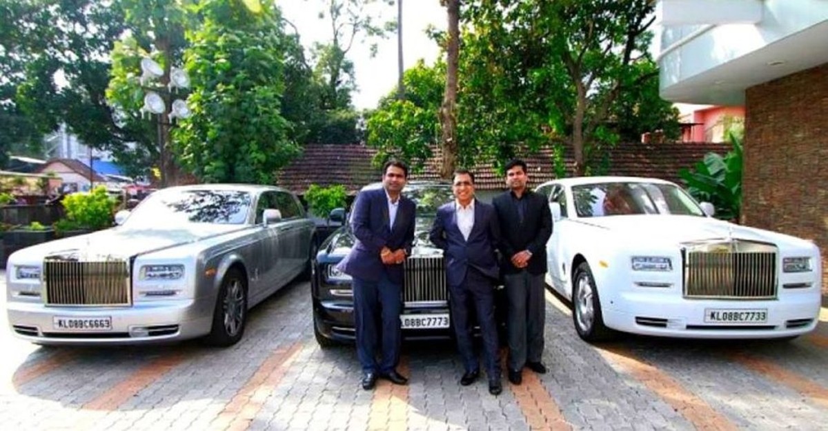 इस भारतीय व्यवसायी के पास अलग-अलग रंगों में 3 Rolls Royce, एक हेलीकॉप्टर और एक निजी जेट है