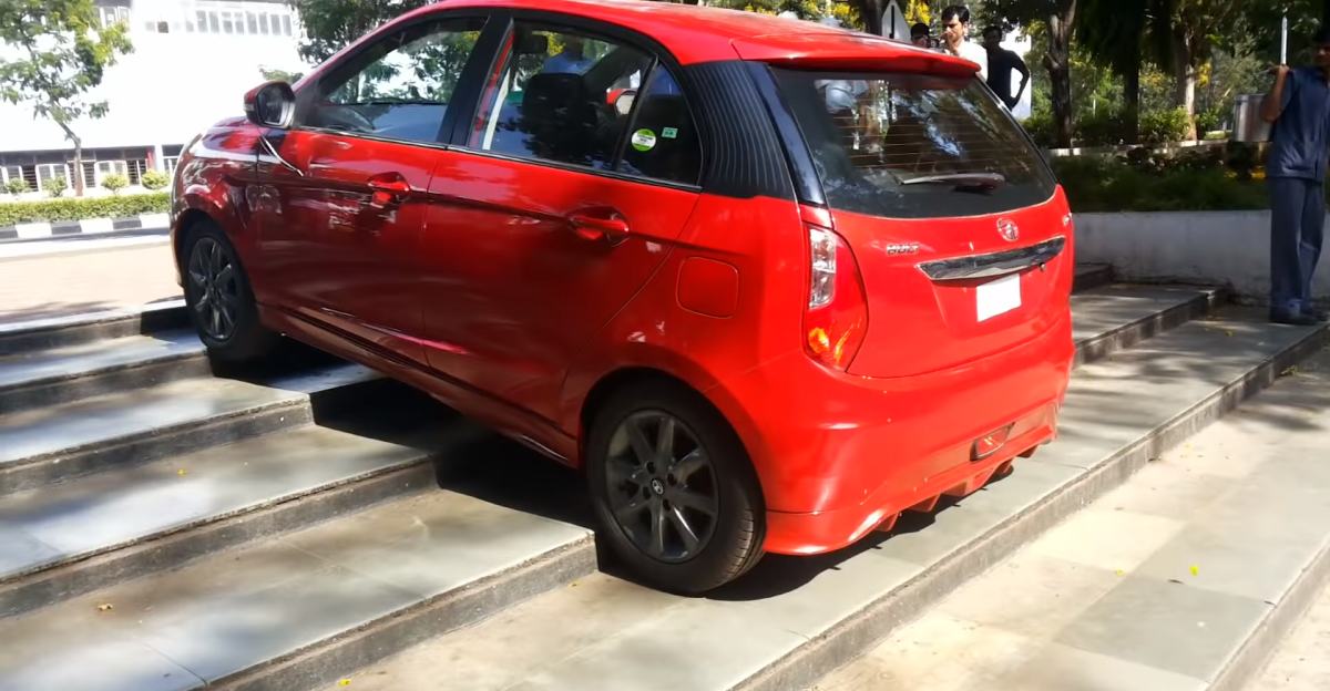 Tata Bolt Hatchback सीढ़ियाँ चढ़ता है, लेकिन क्या आपको यह करना चाहिए?
