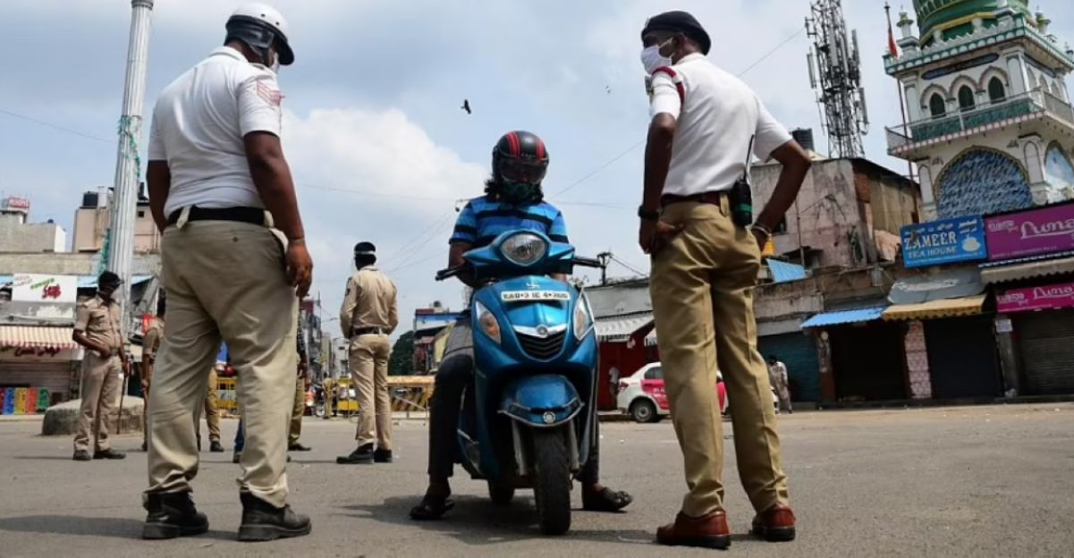 दस्तावेजों की जांच के लिए वाहनों को न रोकें: ट्रैफिक पुलिस अधिकारियों से बेंगलुरु पुलिस आयुक्त