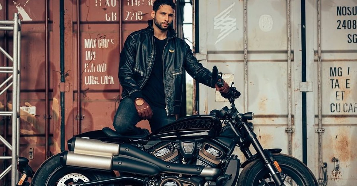 Gully Boy अभिनेता Siddhant Chaturvedi एक नया 2022 Harley-Davidson Sportster S लेकर आए