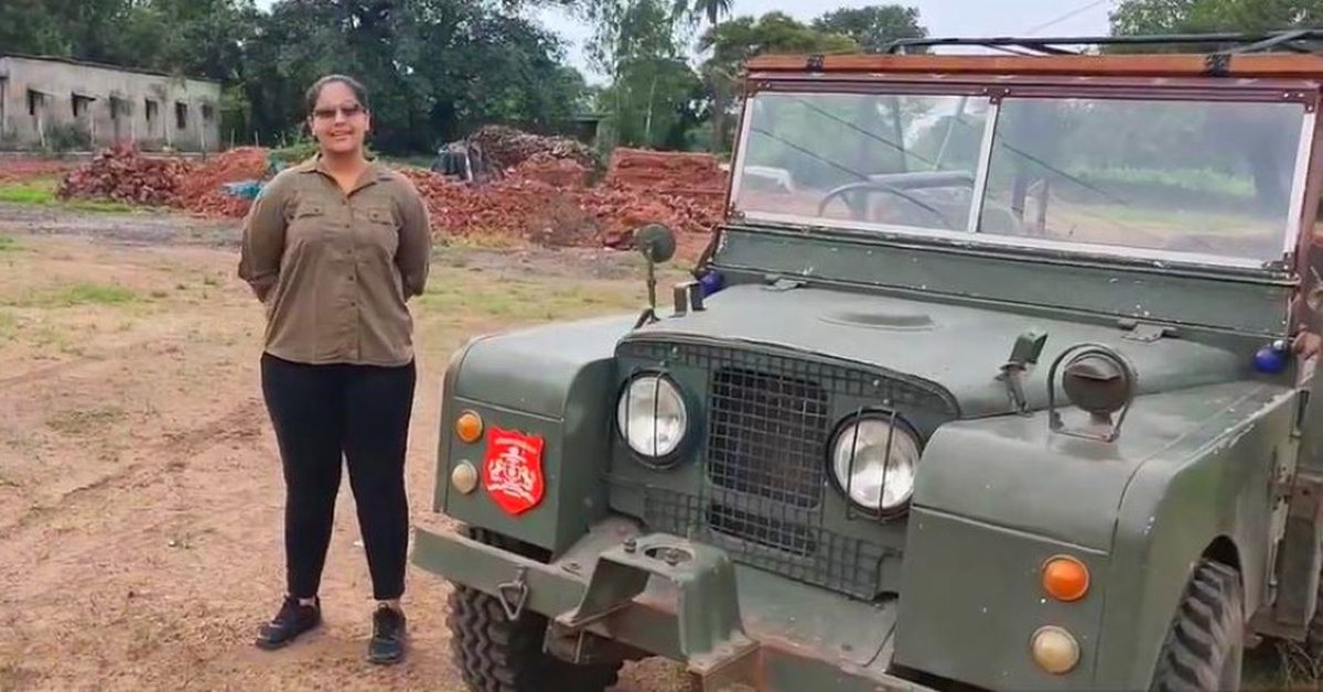 मिलिए उस किशोर भारतीय लड़की से जो 50 साल पुरानी विंटेज Land Rover सीरीज चलाती है