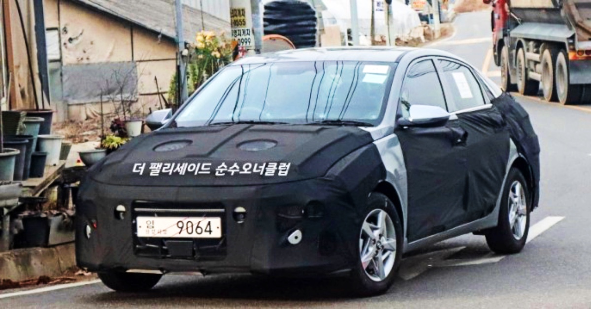 बिलकुल-नई चौथी पीढ़ी Hyundai Verna को टेस्टिंग के दौरान देखा गया