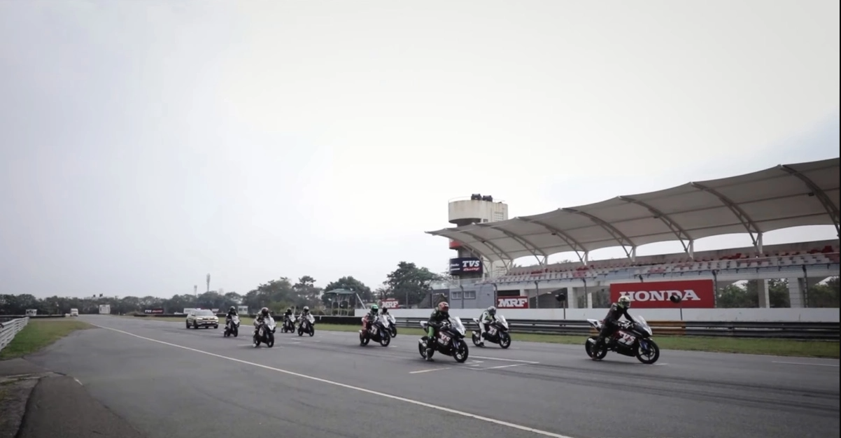 भारत में मोटरसाइकिल रेसिंग से कैसे जुड़ें? TVS Racing द्वारा समझाया गया