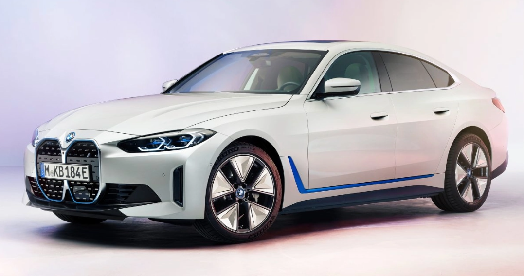 BMW i4 इलेक्ट्रिक सेडान का अनावरण, जल्द होगी लॉन्च