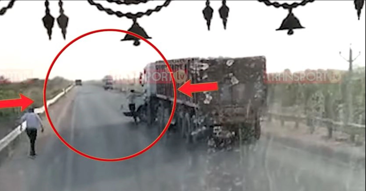 Mahindra Bolero पिकअप में चोरों ने मल्टी एक्सल ट्रक को रोकने की कोशिश की: ट्रक ने 5 किमी तक घसीटा [वीडियो]