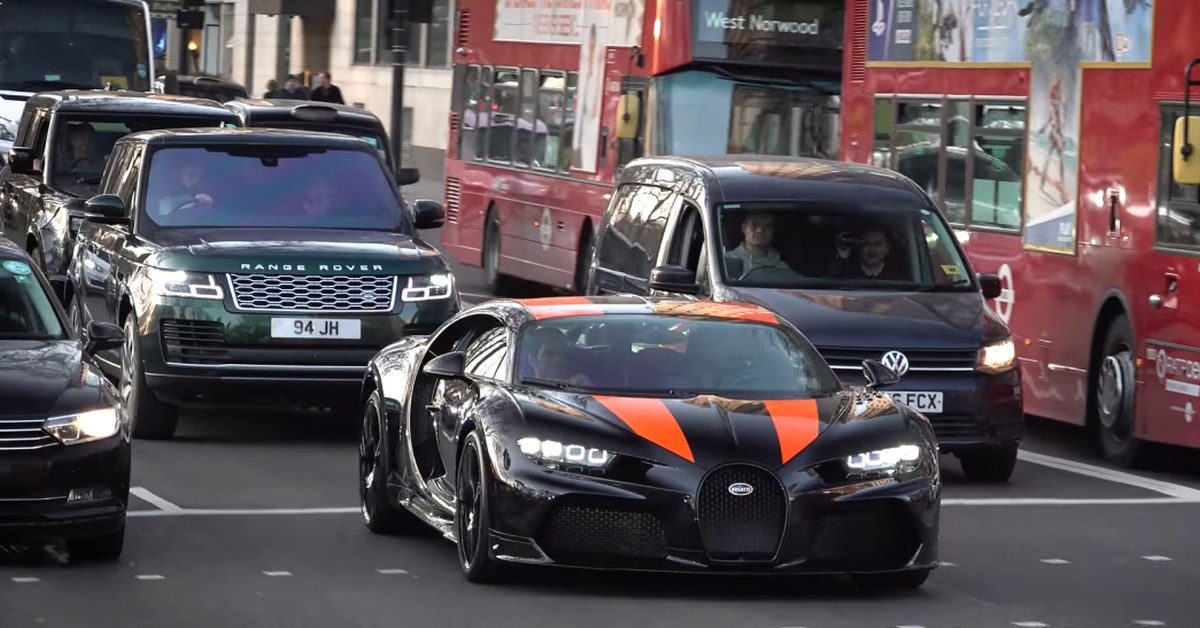 सार्वजनिक सड़कों पर Bugatti Chiron Super स्पोर्ट सुपरकार चला रहा कतर शाही परिवार का सदस्य [वीडियो]